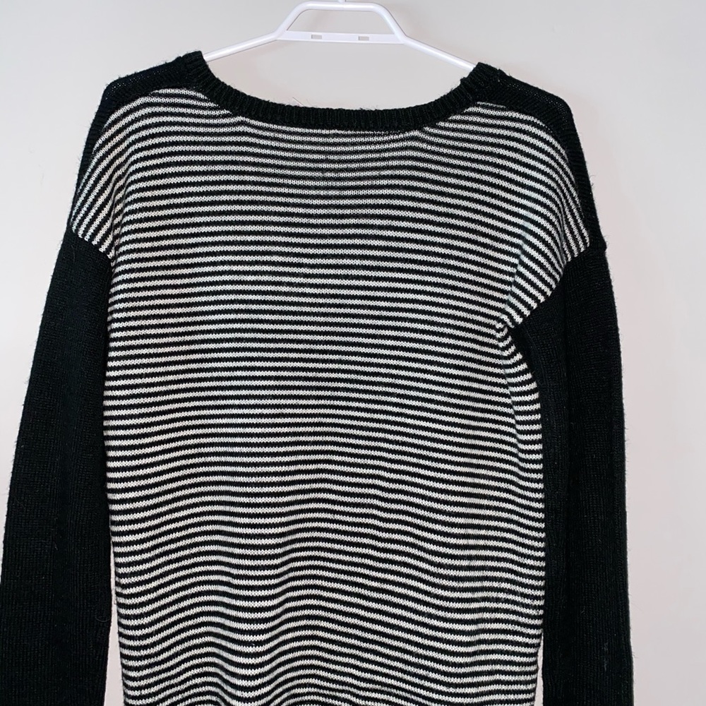 sweater - Picture 2 of 2